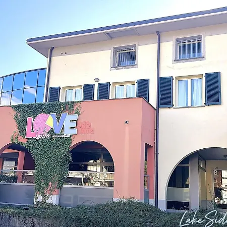 Lakeside View アパート *