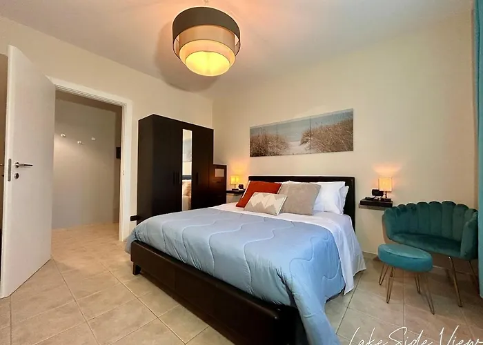 Lakeside View アパート コーリコ